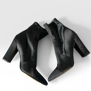 Dolce Vita Elana Stretch Sock Bootie - Sz. 9.5